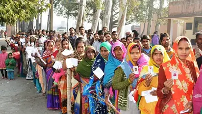 ವೃದ್ಧರು, ಅಂಗವಿಕಲರಿಗೆ ಮನೆಯಿಂದಲೇ ಮತಕ್ಕೆ ಅವಕಾಶ: 12 ರಾಜ್ಯಗಳಲ್ಲಿ ಮಹಿಳಾ ಮತದಾರರೇ ಅಧಿಕ!