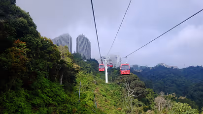 നിര്മ്മാണത്തിലിരുന്ന കേബിള് കാര് തകര്ന്ന് രണ്ട് തൊഴിലാളികള് മരിച്ചു