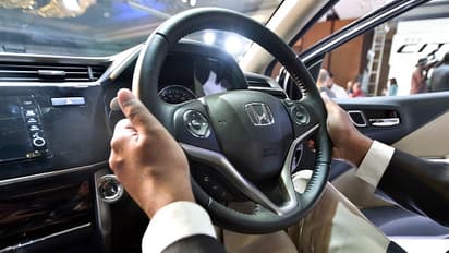 സ്റ്റോക്ക് ക്ലിയറൻസും കടകാലിയാക്കലും! 1.14 ലക്ഷം വിലക്കിഴിവ്, നിസാരവിലയ്ക്ക് ഇപ്പോൾ ഹോണ്ട കാറുകൾ വാങ്ങാം