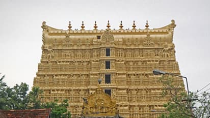 ശ്രീപത്മനാഭ സ്വാമി ക്ഷേത്രത്തിലെ ലക്ഷദീപ മഹോത്സവം; തലസ്ഥാനത്ത് നാളെ ഗതാഗതനിയന്ത്രണം