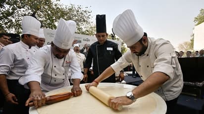Indian Chefs Made World's Largest Bhatura At 4ft and 2 Inches