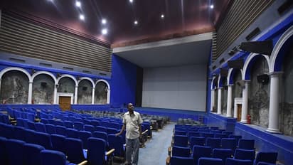 ടോളിവുഡില്‍ 'വന്‍ വരള്‍ച്ച': തീയറ്ററുകള്‍ അടച്ചിടുന്നു, പ്രതിസന്ധിക്ക് നാല് കാരണങ്ങള്‍