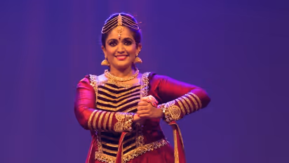 In Pics: Dileep, Kavya Madhavan's spectacular stage performance