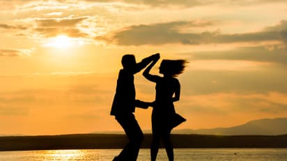 4 Romantic apps every couple must try