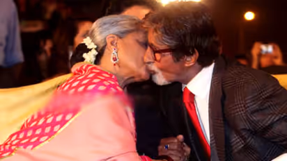 Funny and awkward kisses of celebs that can embarrass them all their lives