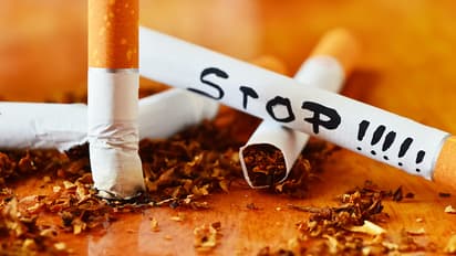 প্রিয়জনের সিগারেটের নেশা ছাড়াতে চান, অবশ্যই পাতে দিন এই কয়েকটি খাবার