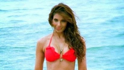 'অনস্ক্রিনে ঘনিষ্ঠতা থেকে নগ্নতায় স্বাচ্ছন্দ্য',  বোল্ড সিনের ঘাম ছড়ানো অভিনেত্রীরা আর কাজ পান না বলিউডে