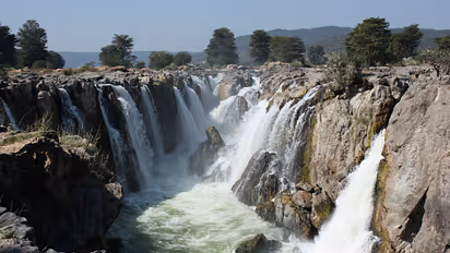11 mesmerising waterfalls in Tamil Nadu you should visit this season