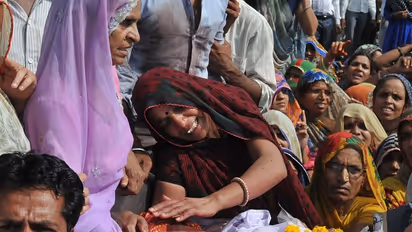 Madhya Pradesh farmers protest, 5 killed in firing