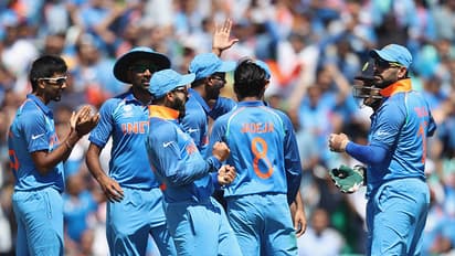 ‘మీకు వికెట్లు తీసే స్పిన్నర్ కావాలంటే జడేజా, అశ్విన్‌లు వేస్ట్.. వాళ్లు ముగ్గురే బెస్ట్’