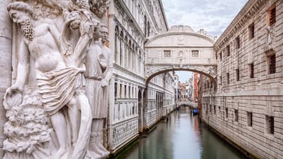 Connecting world: 16 amazing bridges that you must cross once