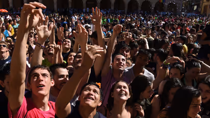 ప్రపంచ జనాభా 800 కోట్లు.. వచ్చే ఏడాది వరకు భారత్ టాప్.. క్రమంగా పెరుగుతున్న ఆయుఃప్రమాణం