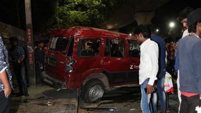 హైదరాబాద్ నడిరోడ్డుపై తాగుబోతుల భీభత్సం