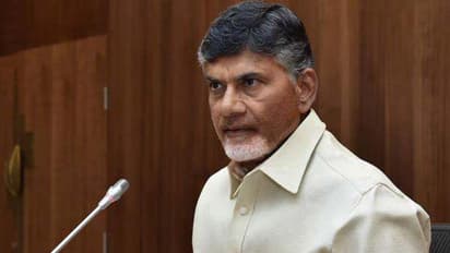ఇక్కడ తుఫానొస్తే జగన్ విహారయాత్రలు: చంద్రబాబు