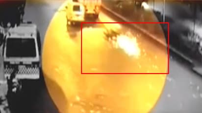 షాకింగ్ బైక్ యాక్సిడెంట్.. వీడియో