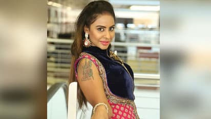 ఆ పెద్ద దర్శకుడి రాసలీలల వీడియో లీక్ చేస్తా.. ఇంతకి అతను ఎవరబ్బా.?