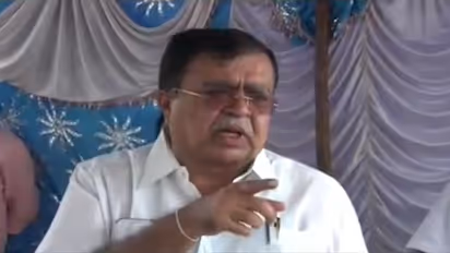 'ಮೀಸಲಾತಿ ಹೋರಾಟ: ಸ್ವಾಮೀಜಿಗಳನ್ನೇ ಸಿಎಂ, ಮಂತ್ರಿ ಮಾಡಿಬಿಡಬೇಕು'