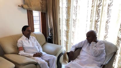 Telangana CM Chandrashekhar Rao meets H D Deve Gowda over formation of Third Front on Friday