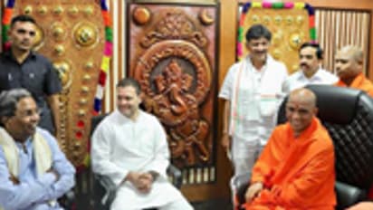 ರಾಹುಲ್ ಗಾಂಧಿ ಆದಿಚುಂಚನಗಿರಿ ಶಾಖಾ ಮಠಕ್ಕೆ ಭೇಟಿ ನೀಡಿದಾಗ ಕಂಡು ಬಂದ ವಿವಿಧ ಚಿತ್ರಗಳು