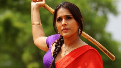 అన్నిటికి సినిమావాళ్ల పై ఏడ్వడం కరెక్ట్ కాదంటు ఫైర్ అయిన రష్మీ