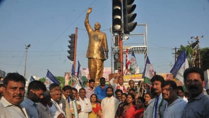 మోదీ మీద భగ్గు మన్న ఆంధ్ర, హోదా కోసం సర్వత్రా బంద్