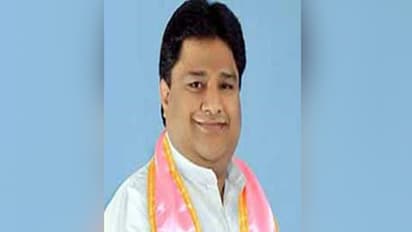 టీఆర్ఎస్ కార్పోరేటర్ పై పోలీస్ కేసు