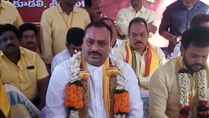 చంద్రబాబు నాయుడికి మద్దతుగా అచ్చనాయుడు, రామ్మోహనాయుడు దీక్ష (వీడియో)