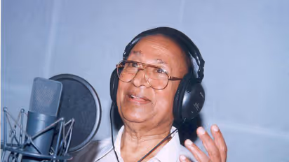 ಚಿಕ್ಕೋಡಿ: ಕರ್ನಾಟಕ ರಾಜ್ಯೋತ್ಸವದಂದು ಡಾ. ರಾಜ್‌ ವೇಷ ಧರಿಸುವ ಬಸ್‌ ಕಂಡಕ್ಟರ್‌..!