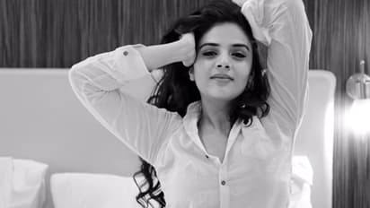 శ్రీ ముఖి కొత్త యాంగిల్.. చూసి భరించండి!