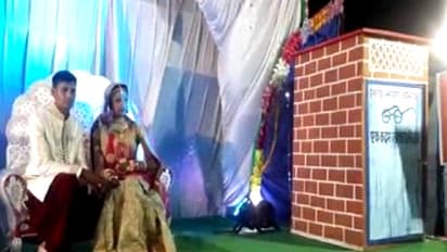 ರಿಸೆಪ್ಷನ್ ಹಾಲಲ್ಲೇ ಟಾಯ್ಲೆಟ್ ನಿರ್ಮಿಸಿ ಸ್ವಚ್ಚ ಭಾರತ್ ಜಾಗೃತಿ