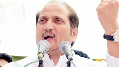 ದಲಿತರ ಮನೆಗೆ ಹೋಗಿ ಹೋಟೆಲ್ ಊಟ ತರಿಸಿ ತಿಂದ ಬಿಜೆಪಿ ಸಚಿವ