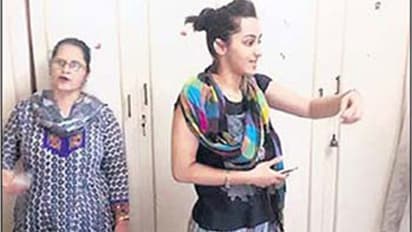 సినీ నటి భావన ఇంట్లో చోరీ