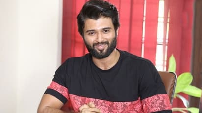 బిగ్ బాస్2: షర్ట్ లేకుండా ఎంట్రీ ఇస్తోన్న యంగ్ హీరో..