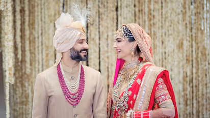 Here's what an astrologer says about Sonam Kapoor-Anand Anuja's married life
