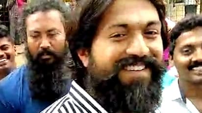 1.5 ಲಕ್ಷ ನೀಡಿ ಫ್ಯಾನ್ಸಿ ನಂಬರ್ ಖರೀದಿಸಿದ ಯಶ್