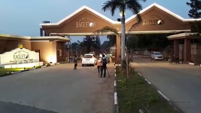 ರಾಜ್ಯ ರಾಜಕಾರಣದಲ್ಲಿ ಹೈಡ್ರಾಮಾ; ಕಾಂಗ್ರೆಸ್ ಶಾಸಕರು ರೆಸಾರ್ಟ್ಗೆ ಶಿಫ್ಟ್!