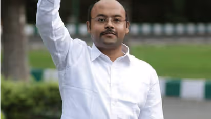  ಬೈಕ್‌ನಲ್ಲಿ ಕುಂದುಕೊರತೆ ವೀಕ್ಷಿಸಿದ ಶಾಸಕ ಯತೀಂದ್ರ