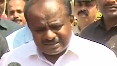 Karnataka: CM HD Kumaraswamy seeks 15 days to waive off farmers loans