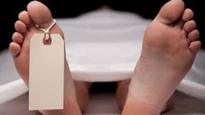 ఢిల్లీ డెత్ మిస్టరీ: ఎంట్రెన్స్లో 11 పైపులు, 11 మంది డెడ్ బాడీలు కూడ అలానే...