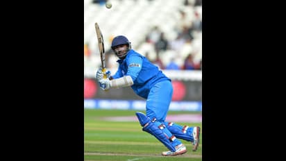 കളി ഓക്കെ; എന്നാല് കാര്ത്തികിന്റെ കാര്യത്തില് ഗവാസ്കര് ഹാപ്പിയല്ല; ചിലത് പറയാനുണ്ട്