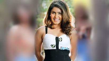 కిరాక్ బ్యూటీ గ్లామర్ షో!