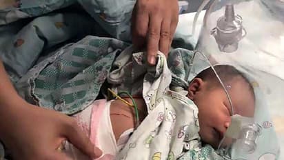 షాకింగ్ న్యూస్.. పుట్టిన రెండు గంటలకే పిల్లాడికి గుండె పోటు