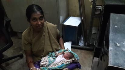 ತೊಟ್ಟಿಯಲ್ಲಿ ಎಸೆದ ಹಸುಳೆಗೆ ಎದೆ ಹಾಲುಣಿಸಿ ಮಾನವೀಯತೆ ಮೆರೆದ ಮಹಿಳಾ ಪೇದೆ