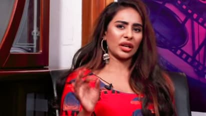 జగన్ పై ప్రతిపక్షాల దాడి.. శ్రీరెడ్డి కామెంట్స్ పై నెటిజన్లు ఫైర్!