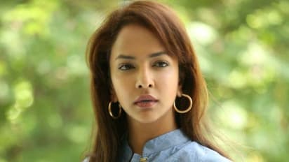 మంచులక్ష్మీపై నెటిజన్ల ఫైర్!