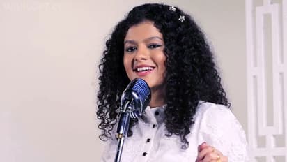 দরিদ্র মানুষের পাশে গায়িকা পলক, নিজের উদ্যোগে তৈরি করছেন কোভিড হাসপাতাল