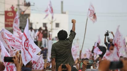 పవన్ కళ్యాణ్ జనసేన పోరాట యాత్ర (ఫోటో గ్యాలరీ)