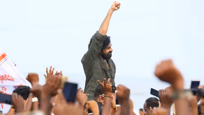 చంద్రబాబు అలా అన్నారు, చూస్తూ ఊరుకోవాలా: పవన్ కల్యాణ్