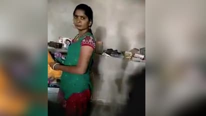 అబ్బో ఎంత తెలివైన ఆడదో... (వీడియో)