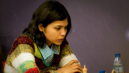 తలకు చున్నీ లేదని.. భారత క్రీడాకారిణీని గెంటేసిన ఇరాన్